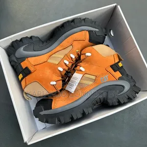 Cat Premium Outdoor Sneakers