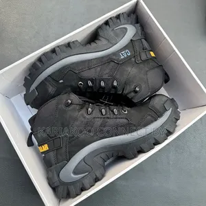 Cat Premium Outdoor Sneakers