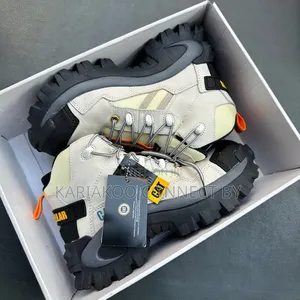 Cat Premium Outdoor Sneakers