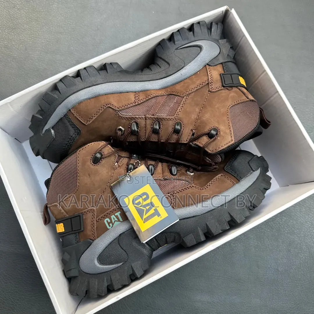 Cat Premium Outdoor Sneakers
