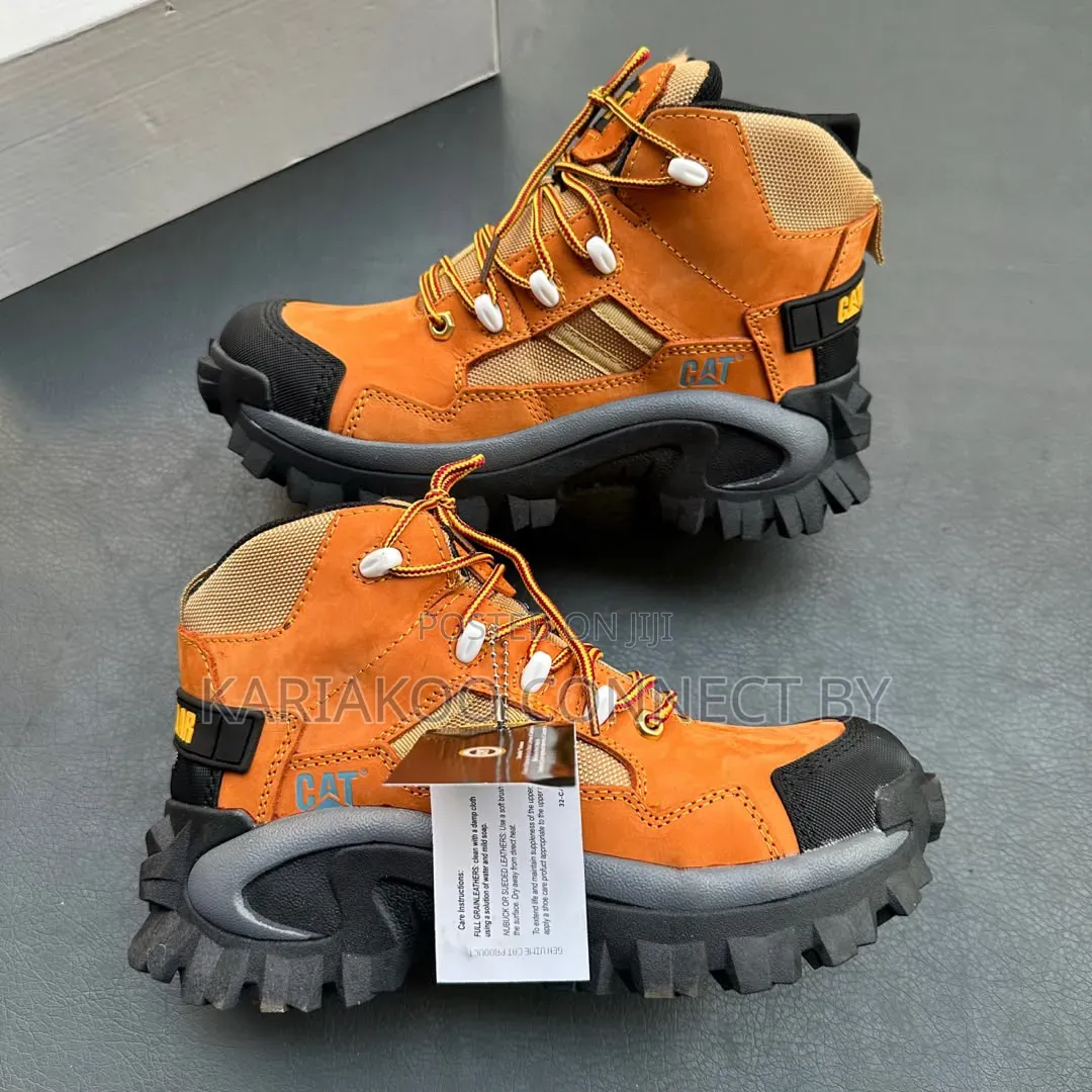 Cat Premium Outdoor Sneakers