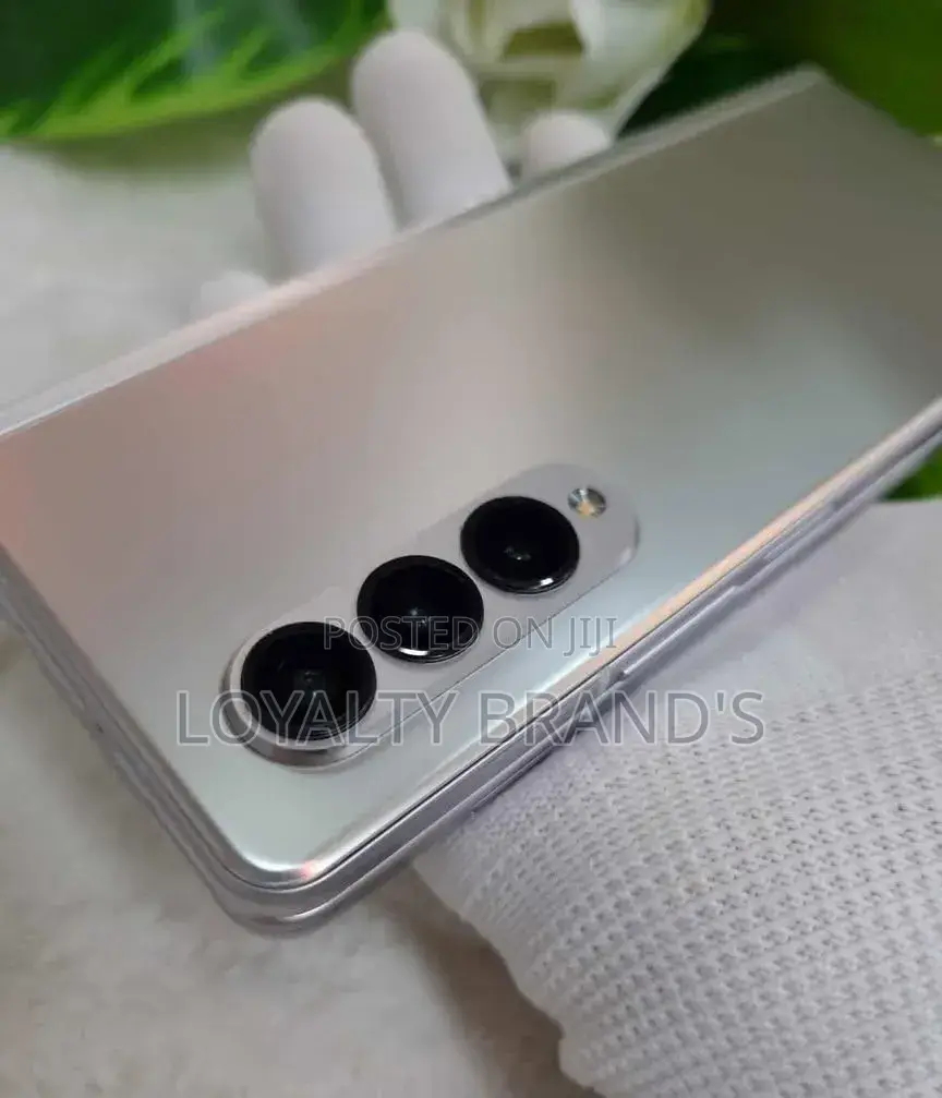 New Samsung Galaxy Z Fold3 5G 256 GB Silver