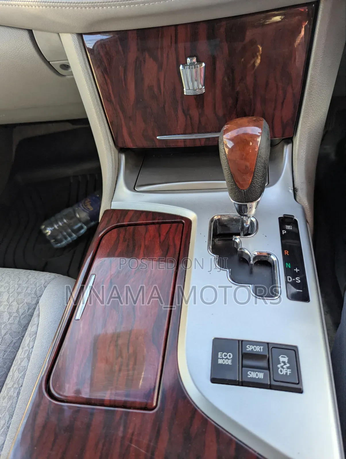 Toyota Crown 2010 Black