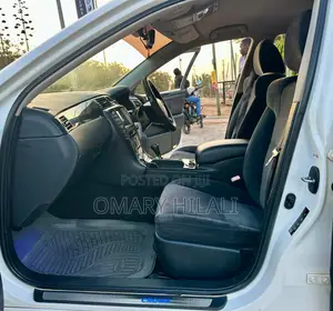 Toyota Crown Royale 2005 Pearl