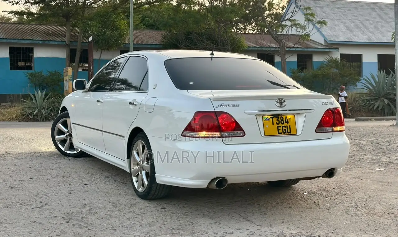 Toyota Crown Royale 2005 Pearl