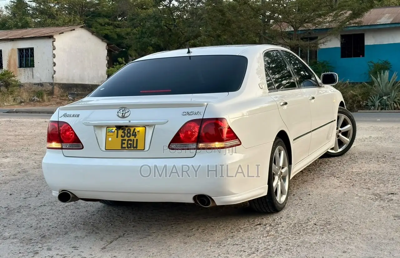 Toyota Crown Royale 2005 Pearl