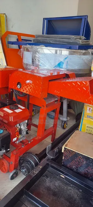 Chaff Cutter Ya Mafuta Tan Moja Na Nusu