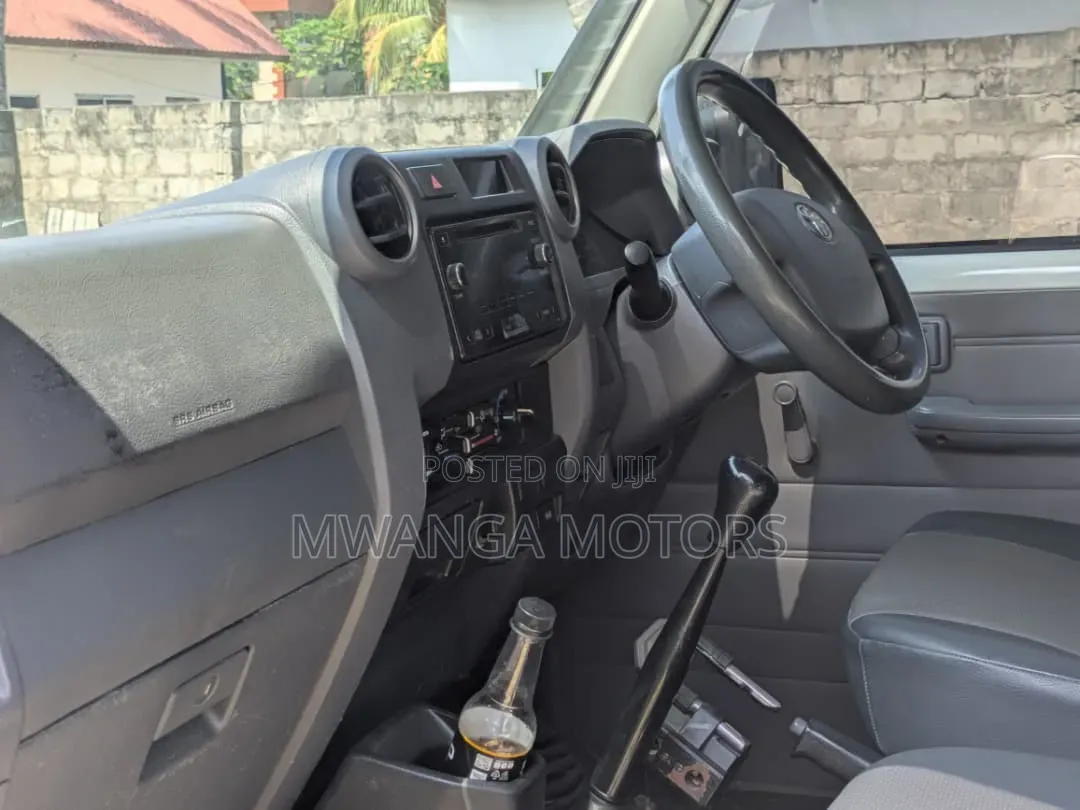 Toyota Land Cruiser 2018 White