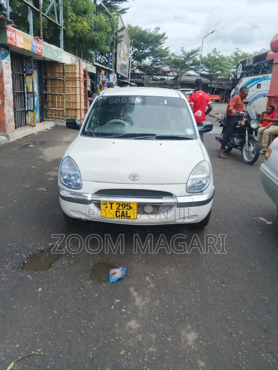Toyota Duet 2003 White