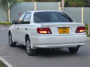 Toyota Carina 2000 White