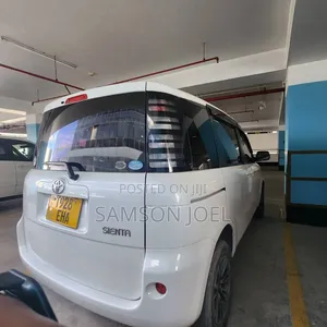 Toyota Sienta 2006 White