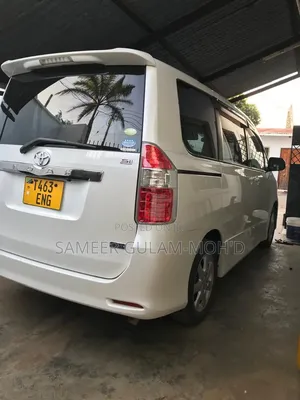 Toyota Noah 2009 Pearl