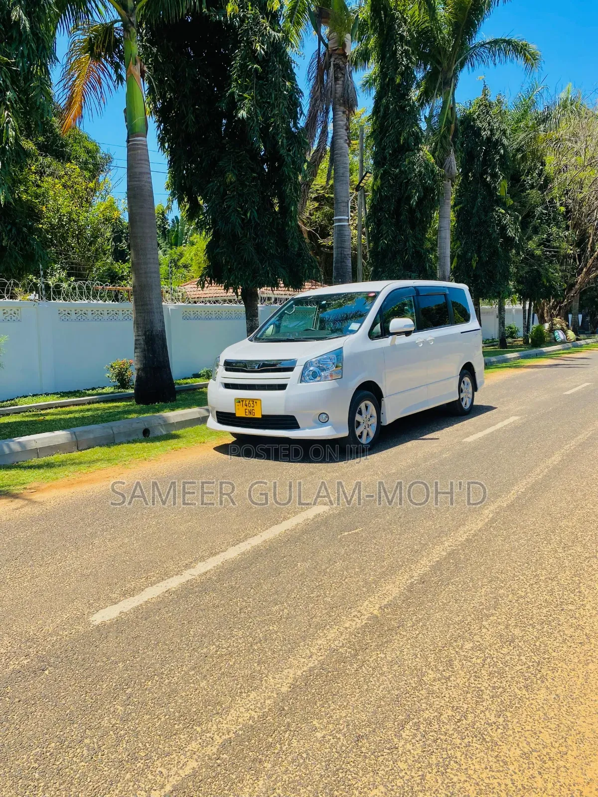 Toyota Noah 2009 Pearl