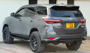 Toyota Fortuner 2.8 D AWD 2018 Gray