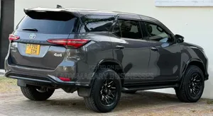 Toyota Fortuner 2.8 D AWD 2018 Gray