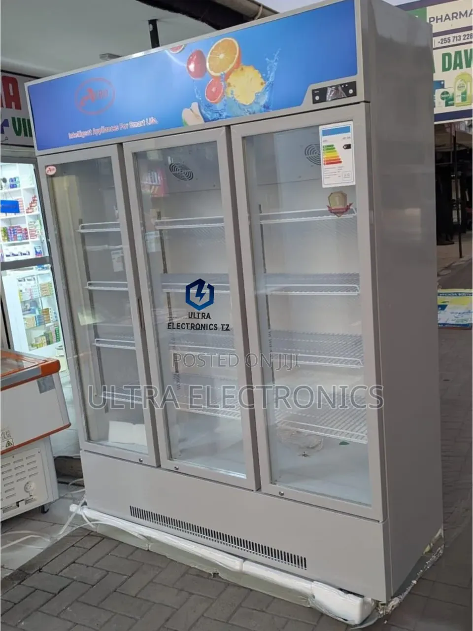 Beverage Cooler Aero 3 Doors Showcase Fridge 980l Perfect For Business