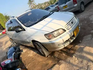 Toyota Ipsum 2003 White