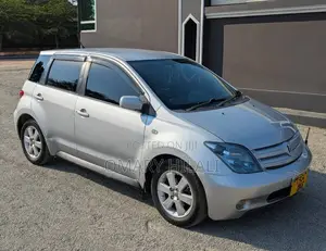 Toyota IST 2004 Silver