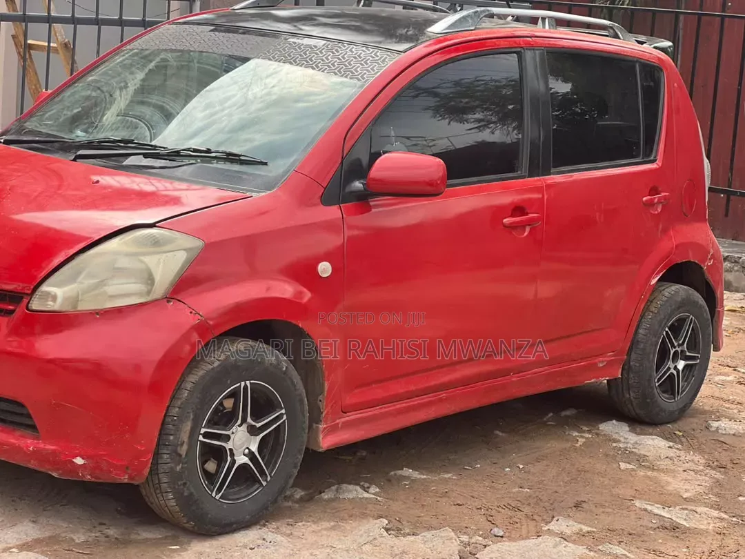 Toyota Passo 2005 Red
