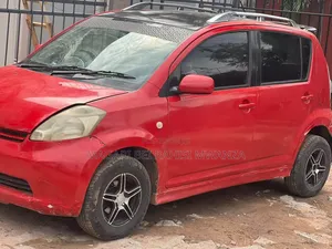 Toyota Passo 2005 Red