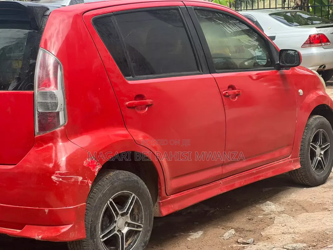 Toyota Passo 2005 Red