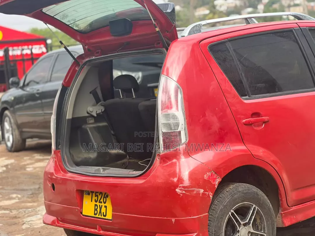 Toyota Passo 2005 Red
