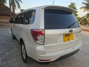 Subaru Forester 2009 White