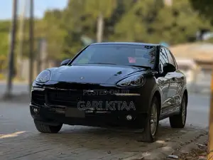 Porsche Cayenne 2016 Black