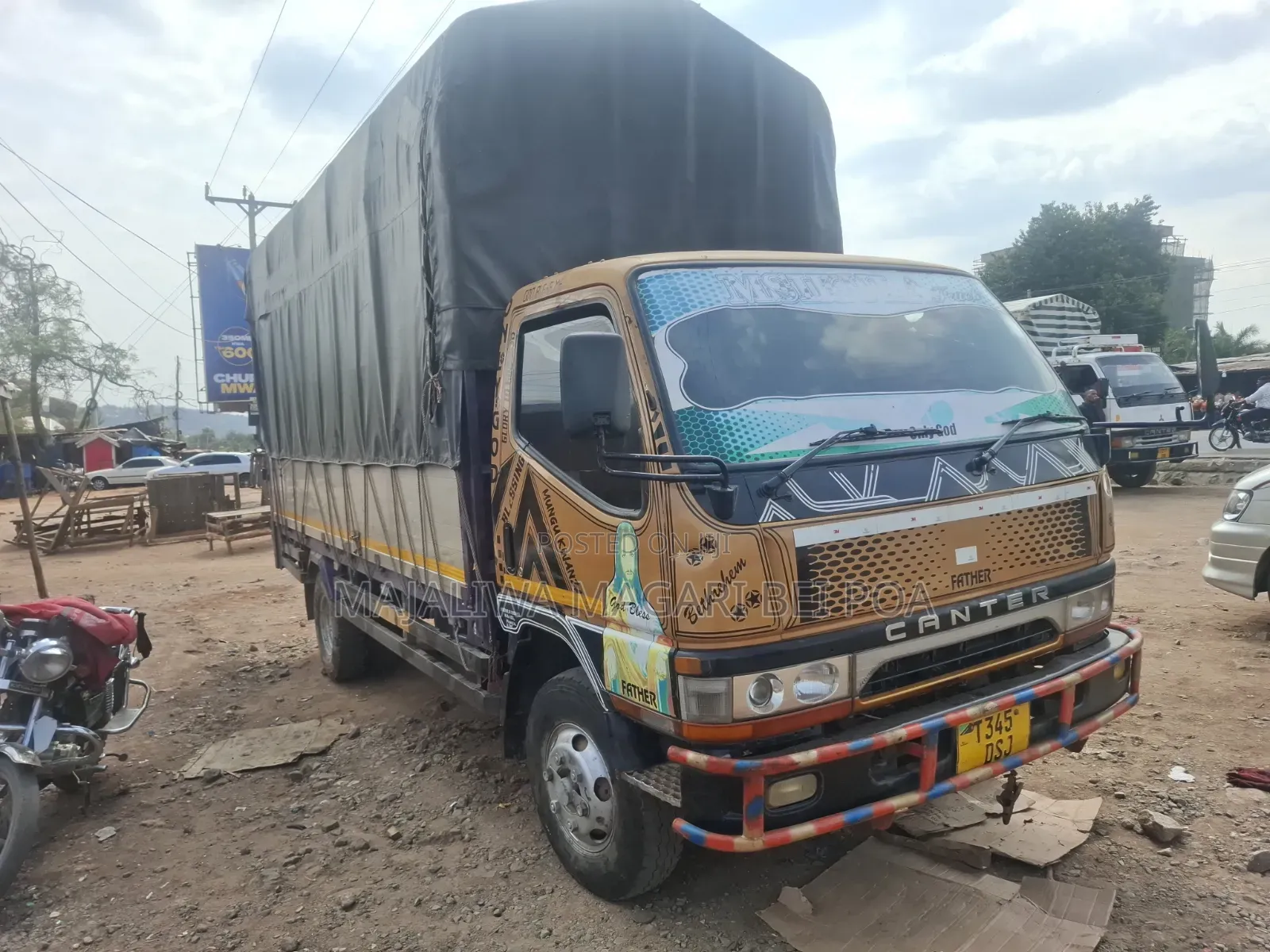 Mitsubishi Canter 2004 Beige