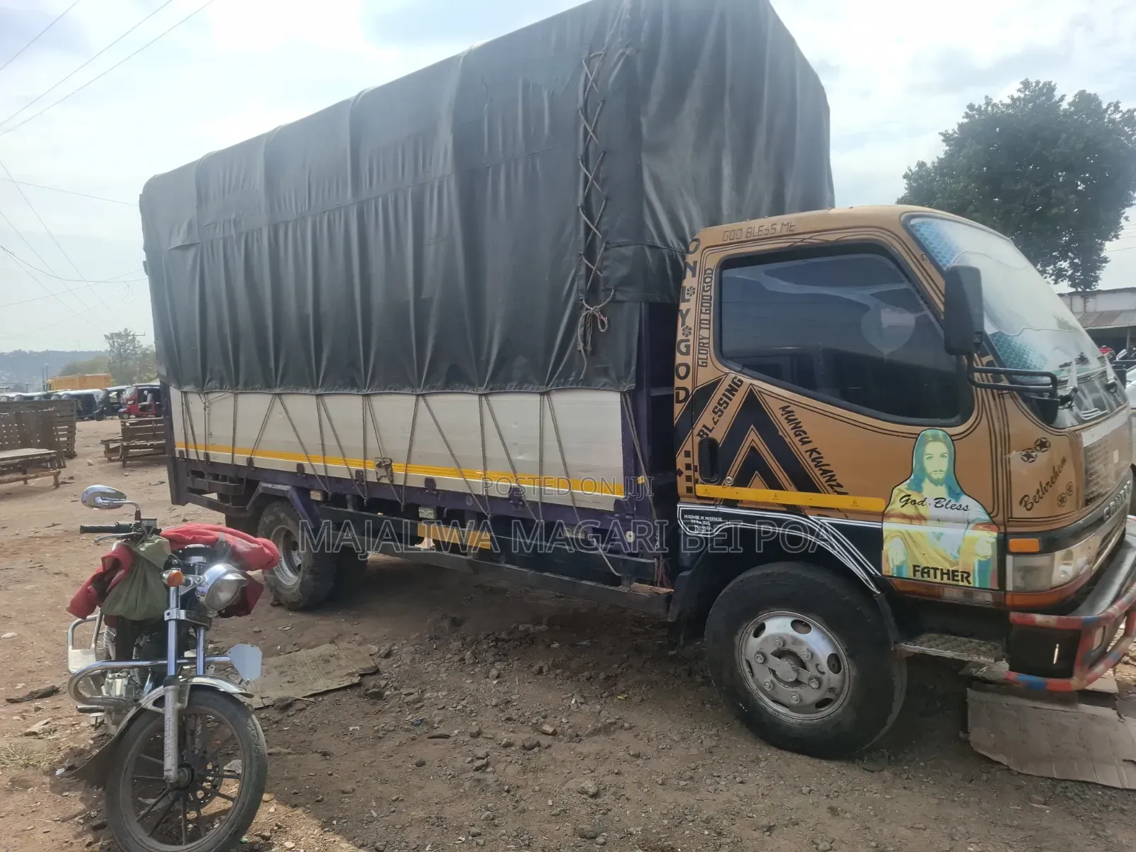Mitsubishi Canter 2004 Beige