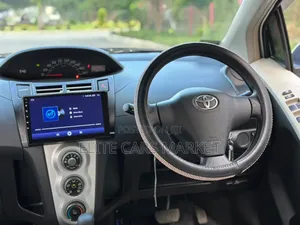 Toyota Vitz 2009 Pearl