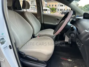 Toyota Vitz 2009 Pearl