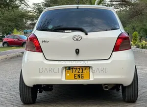 Toyota Vitz 2006 White