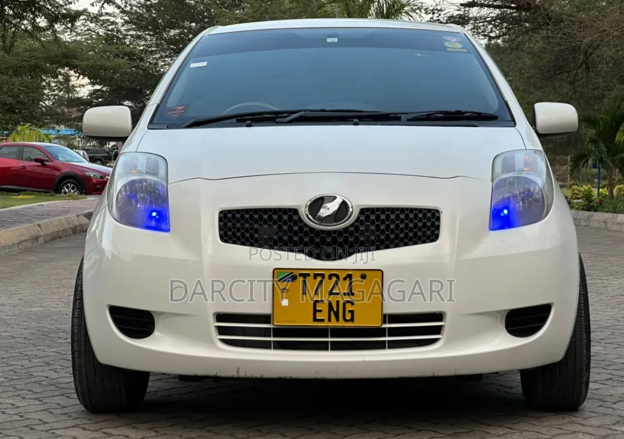 Toyota Vitz 2006 White