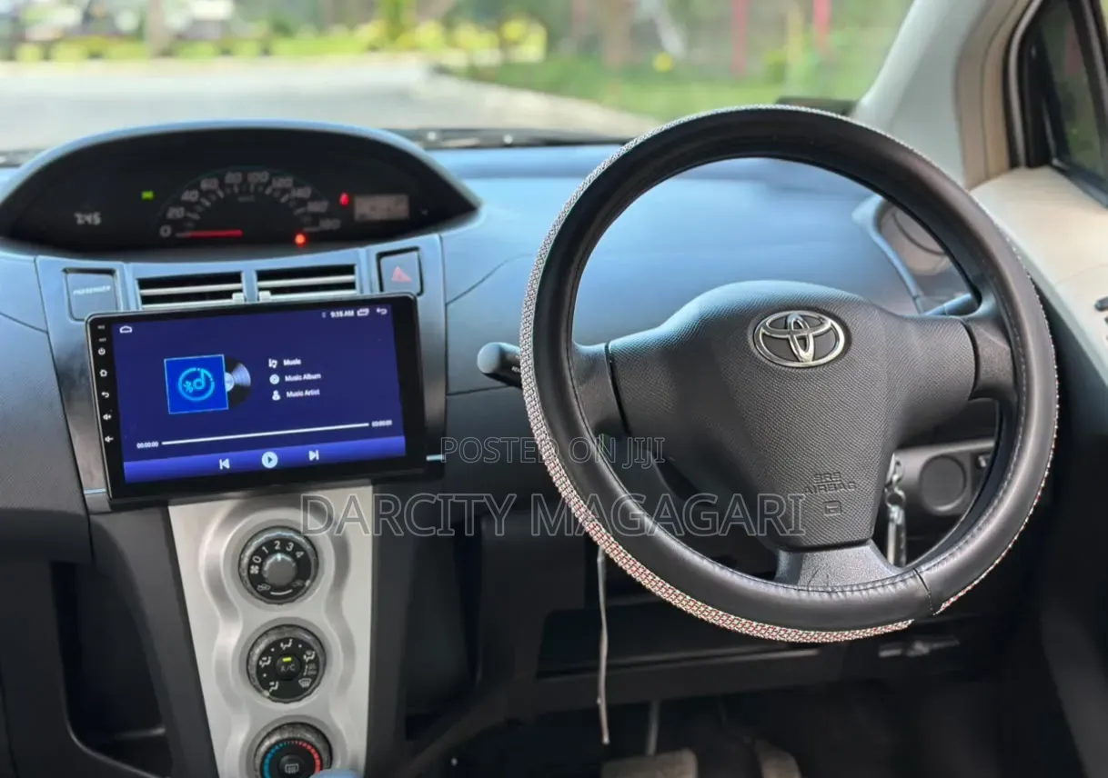 Toyota Vitz 2006 White
