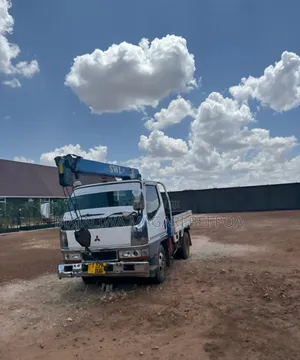 Mitsubishi Canter 2000 White