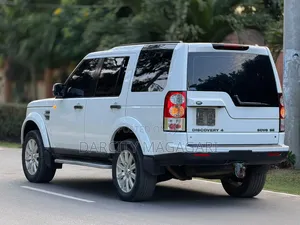 Land Rover Discovery 2015 White