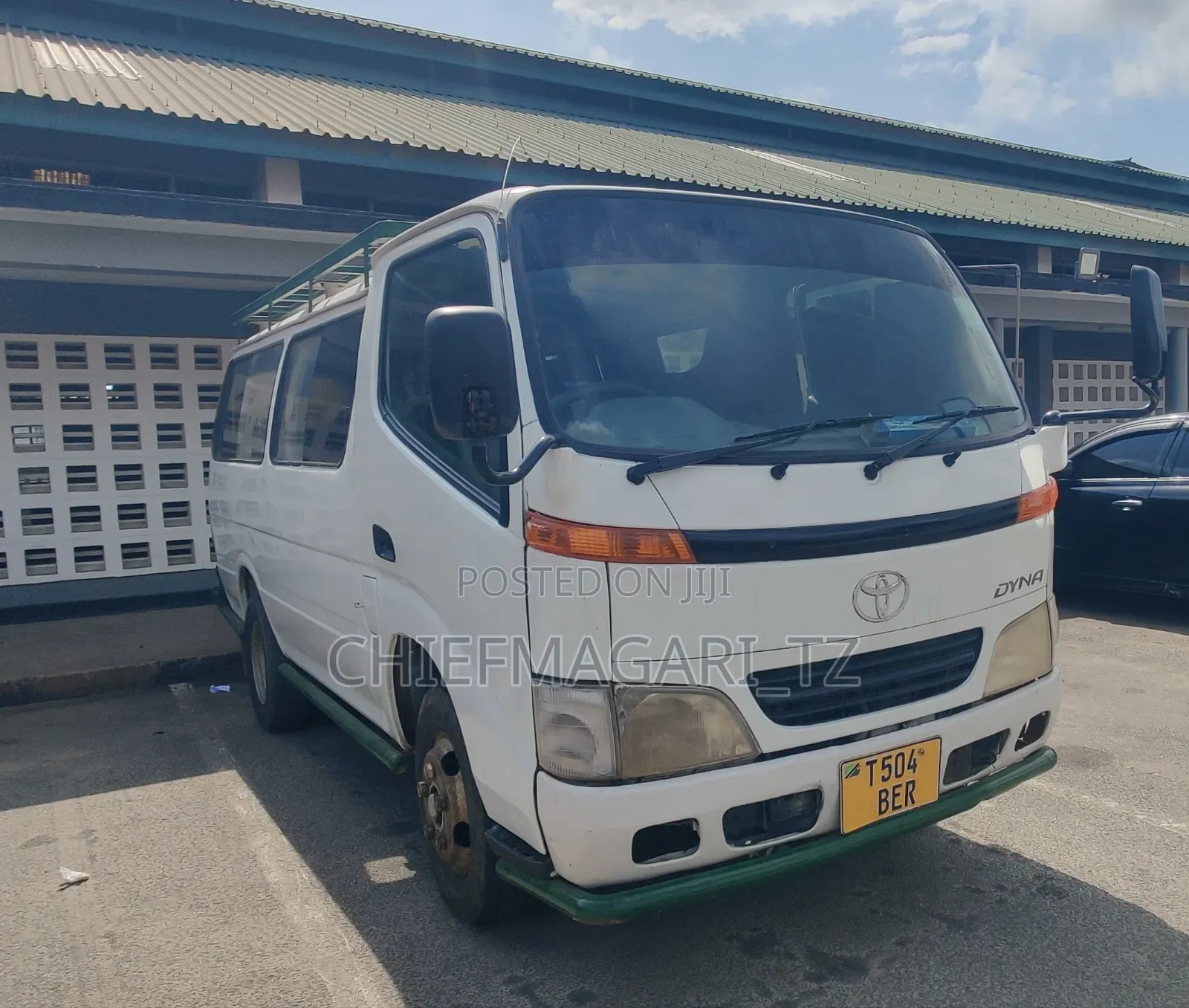 Toyota Dyna 2002 White