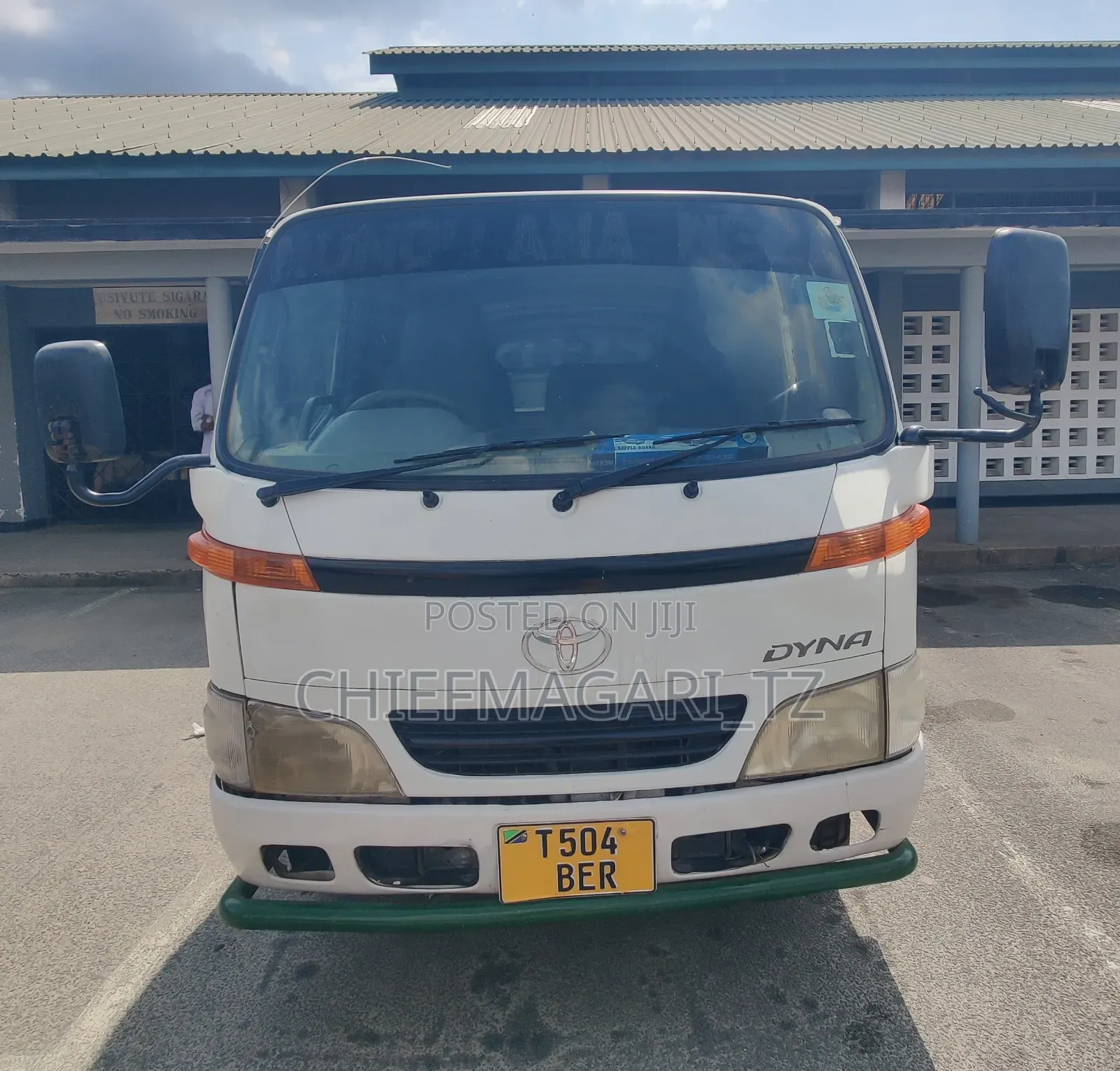 Toyota Dyna 2002 White