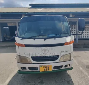 Toyota Dyna 2002 White