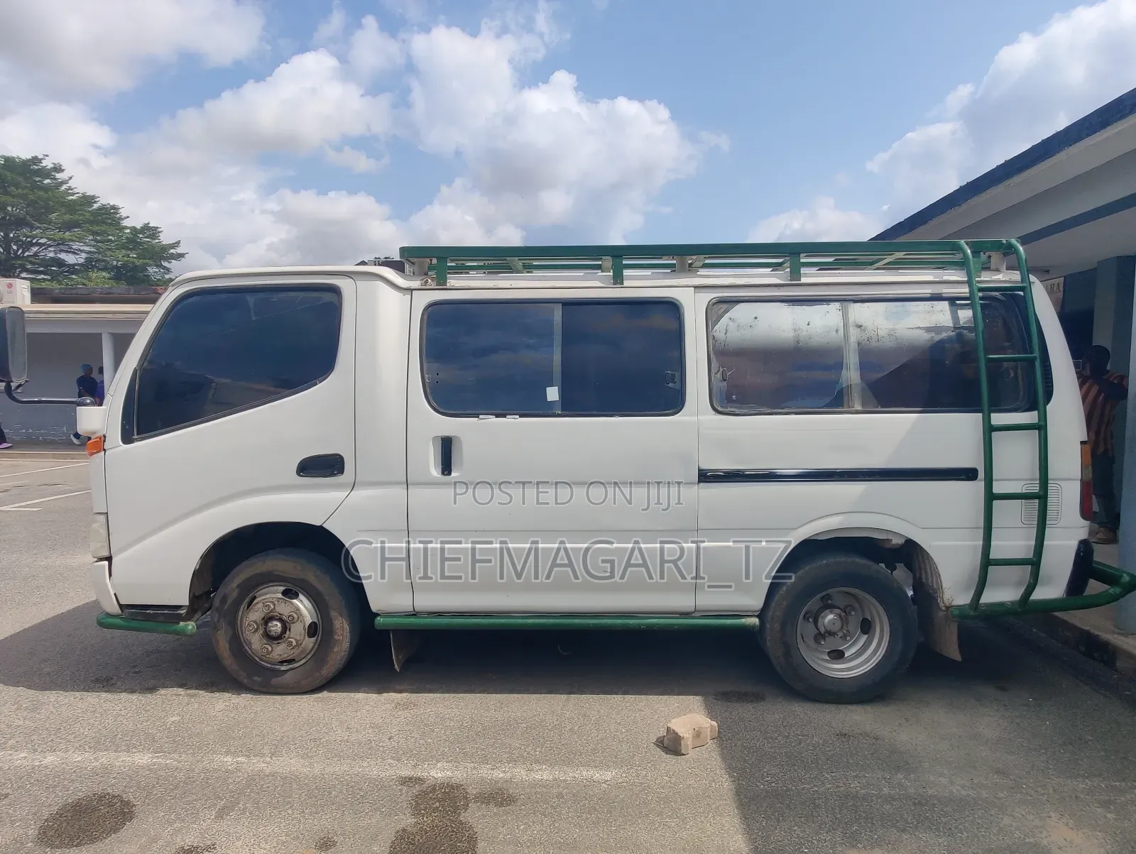 Toyota Dyna 2002 White