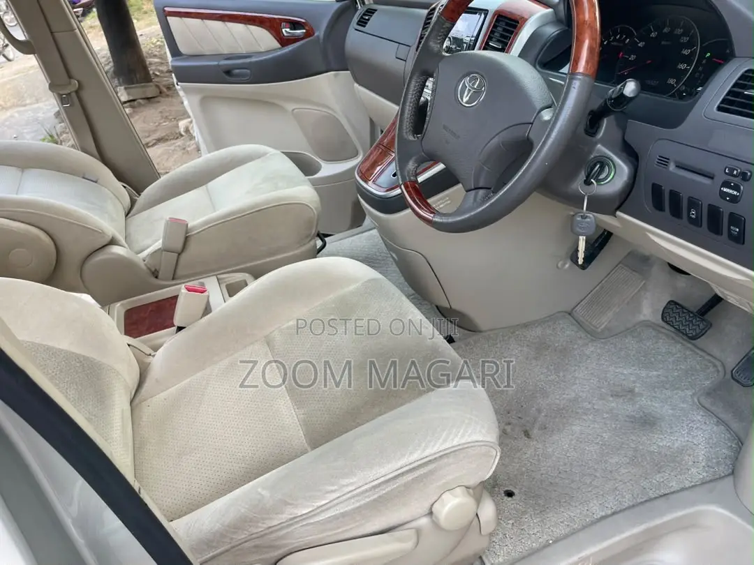 Toyota Alphard 2005 Silver