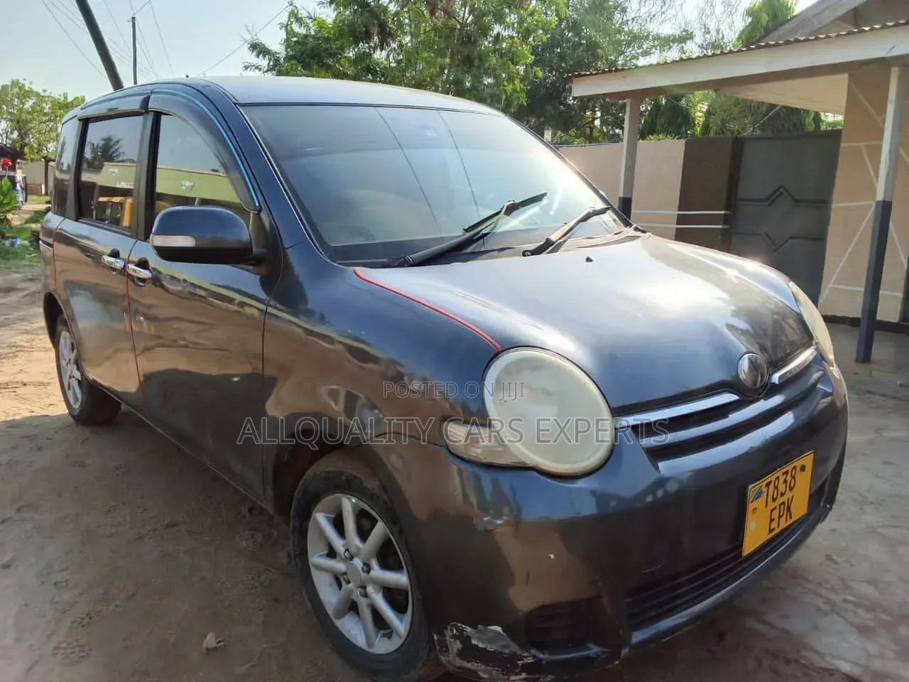 Toyota Sienta 2005 Gray