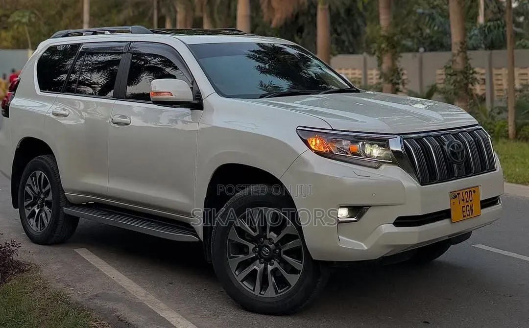 Toyota Land Cruiser Prado 2024 White