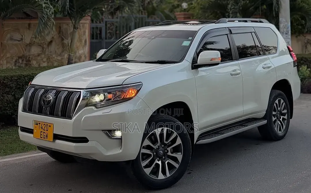 Toyota Land Cruiser Prado 2024 White