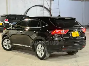 Toyota Harrier 2.0 2016 Black
