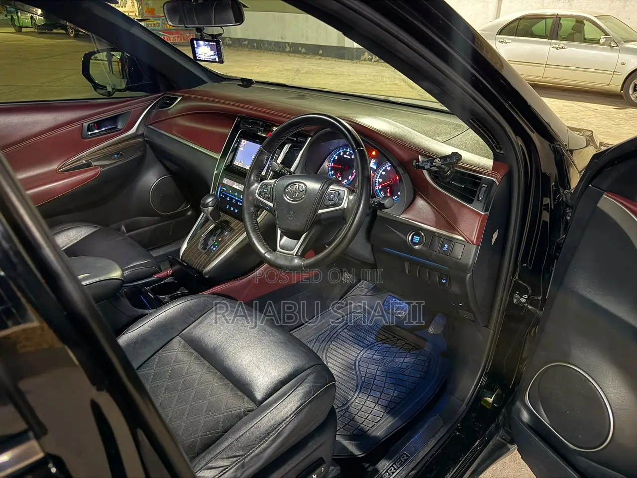 Toyota Harrier 2.0 2016 Black