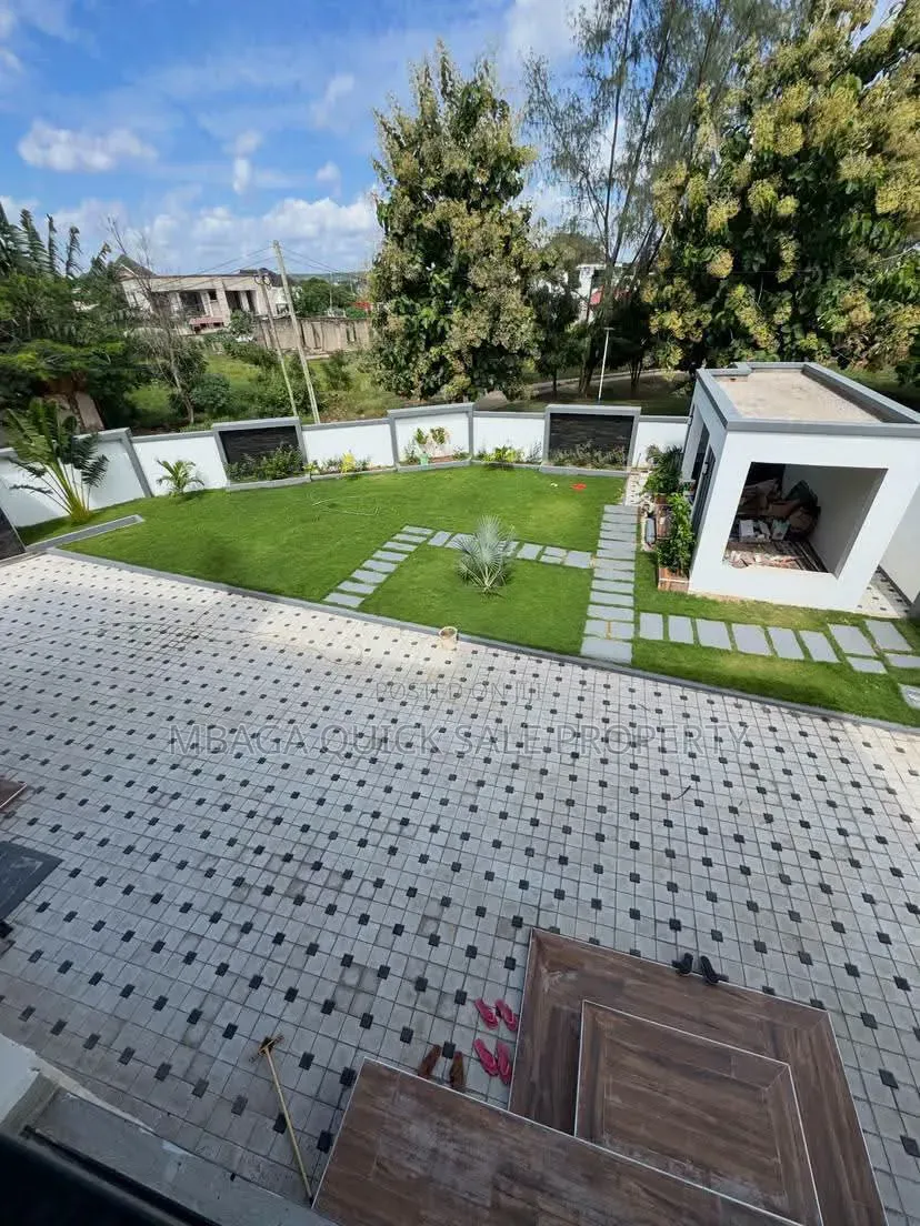 6bdrm House in Mbweni Jkt for sale