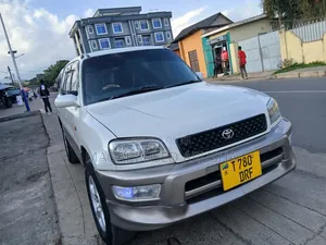 Toyota RAV4 1999 Silver