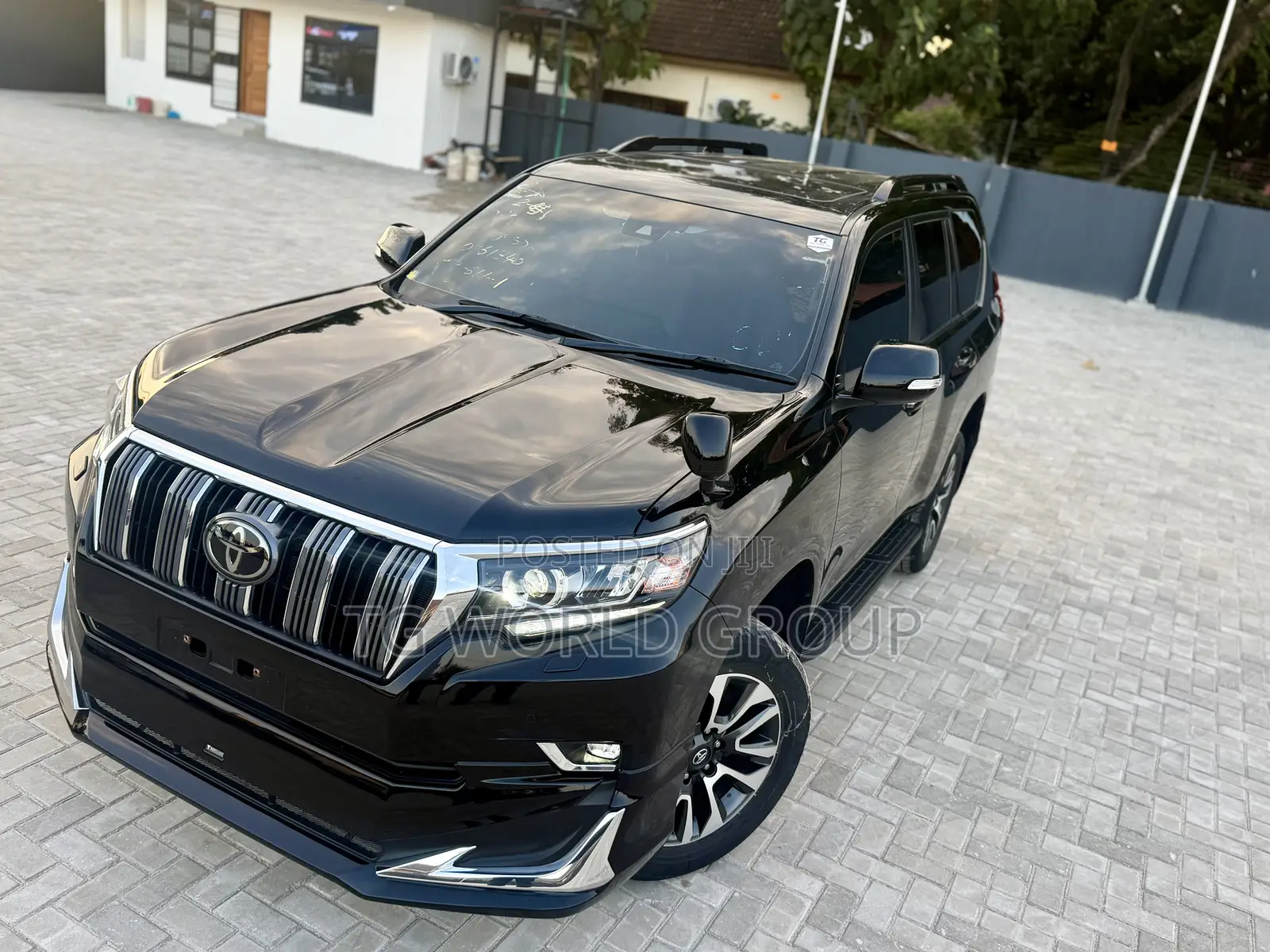 Toyota Land Cruiser Prado 2.7 2023 Black